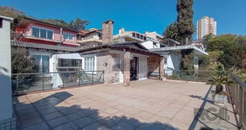 Casa para venda com 4 dormitórios no bairro Cristal