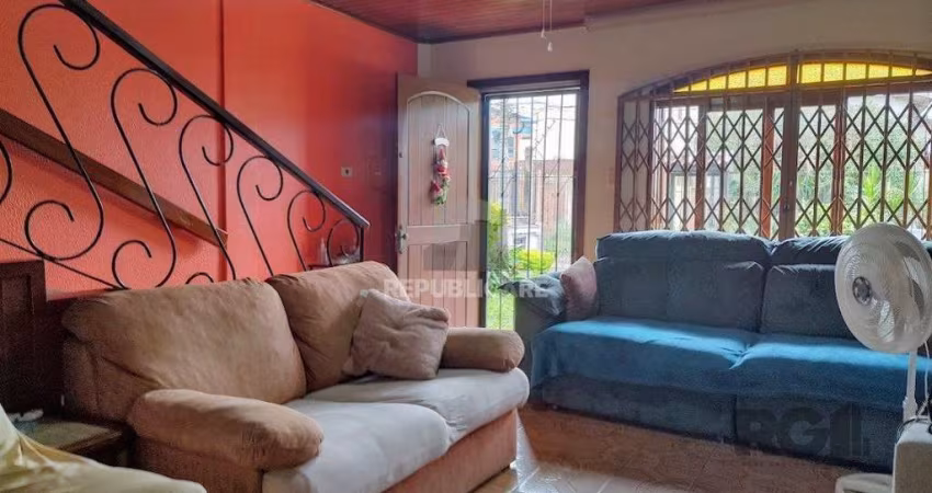 Casa para venda com 3 dormitórios no bairro Tristeza