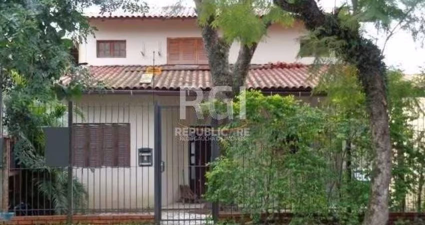 Casa para Venda - 200m², 4 dormitórios, sendo 1 suites, 3 vagas - Sarandí