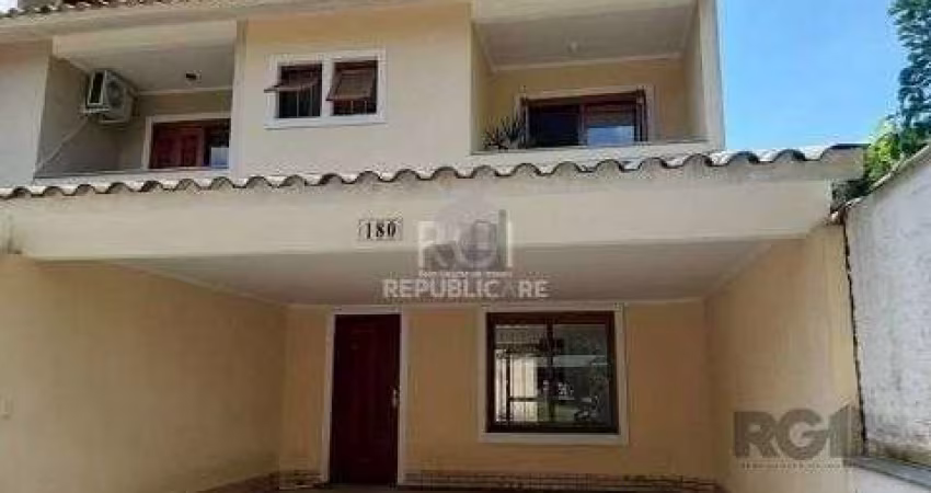 Casa 3 dormitórios à venda Cavalhada Porto Alegre/RS