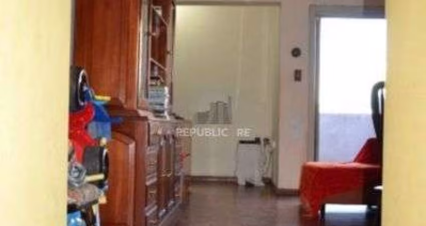 Apartamento em Porto Alegre, no bairro Cidade Baixa, com 2 dormitório(s), e 2 ba