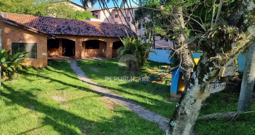 Casa Comercial para Venda / Bairro Cavalhada / Terreno 450m²