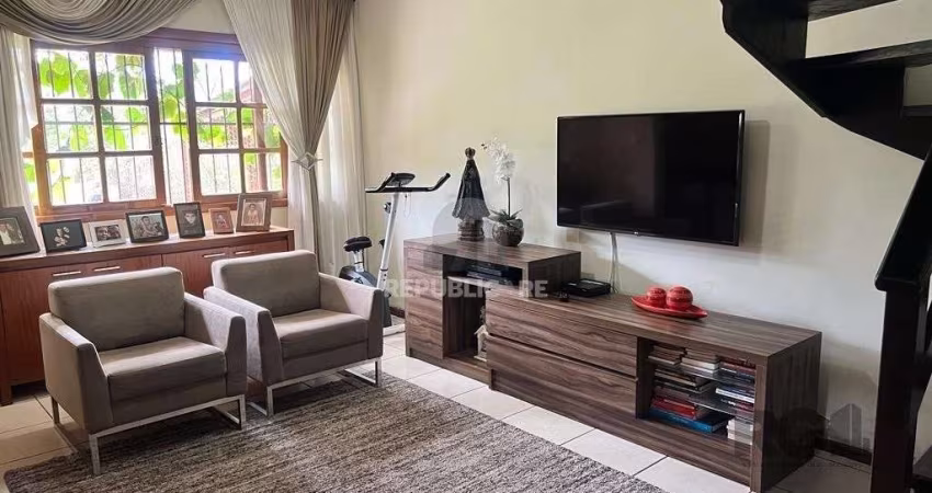 Casa com 3 dormitórios no bairro Morro Santana