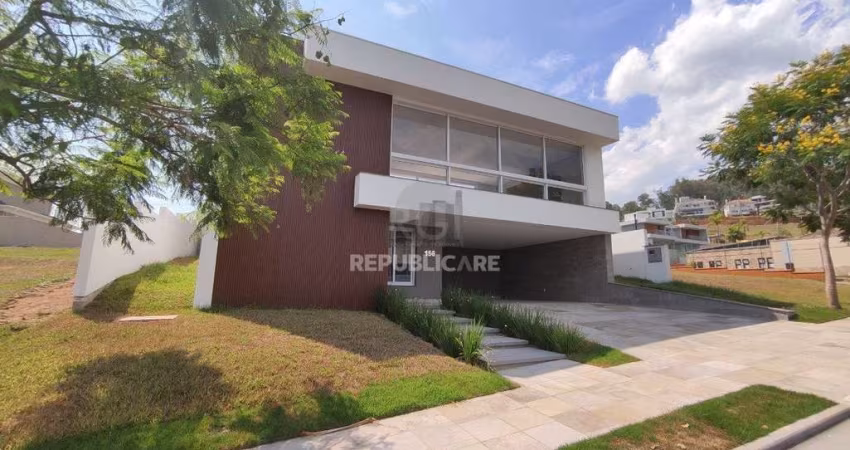 Casa Condominio para Venda - 310m², 3 dormitórios, sendo 3 suites, 2 vagas - Alp