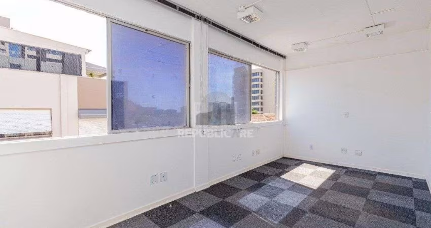 Conjunto/sala comercial de 45m², mobiliada e com 1 vaga de garagem no bairro Pra
