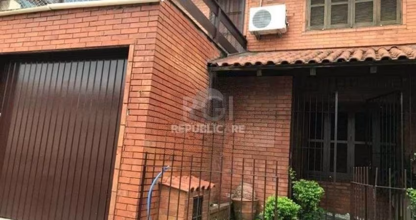 Casa 3 dormitórios à venda Santa Maria Goretti Porto Alegre/RS