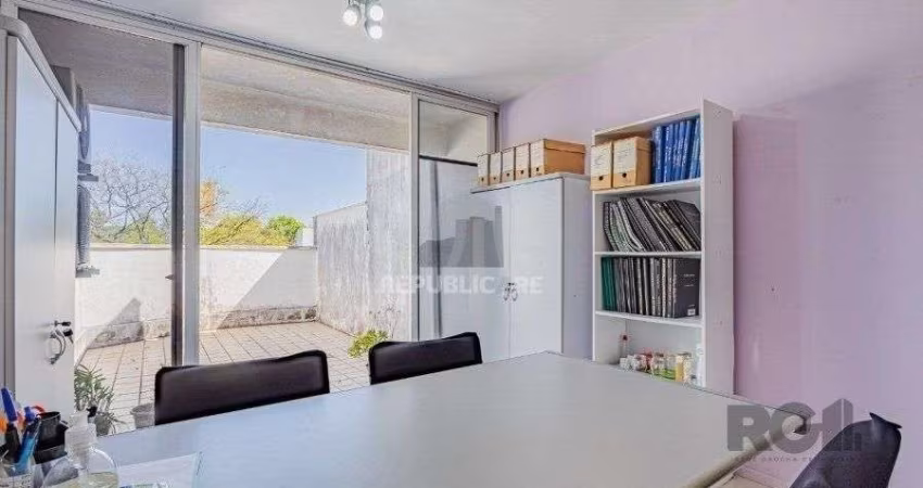 Excelente cobertura comercial de 79m² com 2 banheiros.