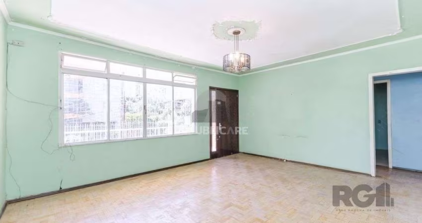 Excelente casa de 318m² com 3 dormitórios