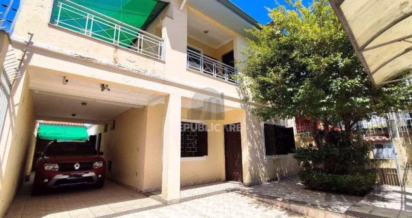 Excelente casa de 230m² com 4 dormitórios e 3 vagas.
