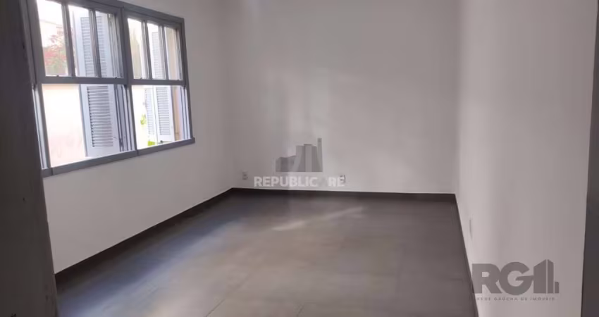 Apartamento térreo jk no miolo do Menino Deus!