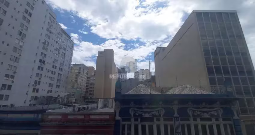 Escritório à venda no centro histórico com 157 m² de área útil disponível