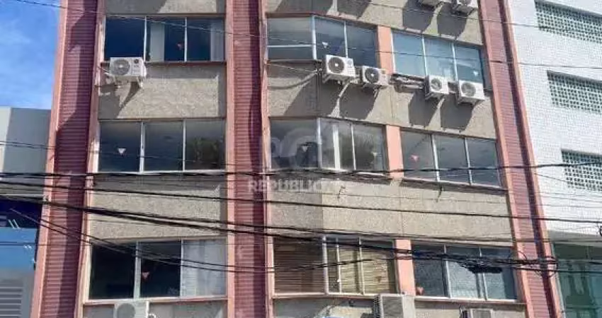 Escritório à venda no bairro menino deus com 44 m² de área útil disponível
