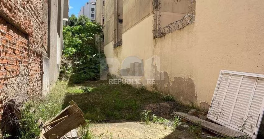 Terreno com projeto aprovado para construção de prédio no Centro Histórico