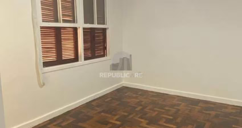 APARTAMENTO STUDIO, COM VISTA PARA O GUAÍBA NO CENTRO HISTÓRICO