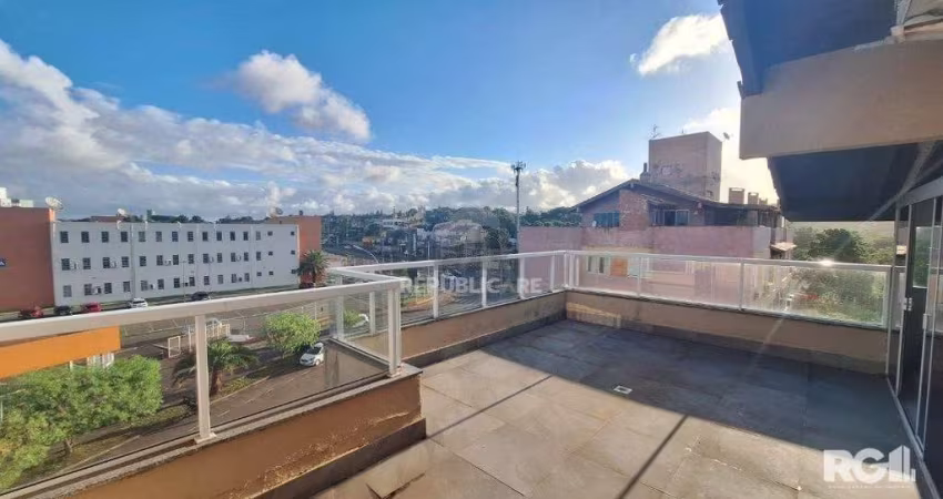Cobertura com 3 dormitórios e vaga no bairro Cavalhada,  POA/RS