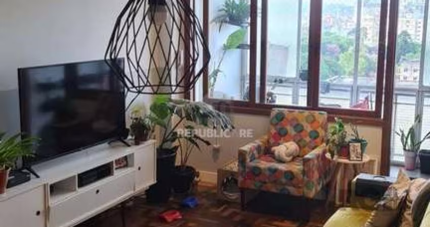 VENDA- Apartamento 3 quartos de frente, 126m2 com elevador- Centro Histórico