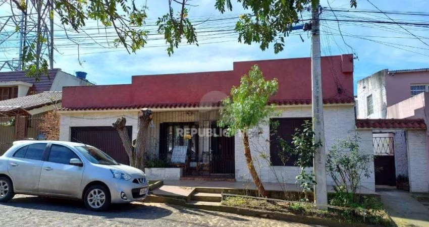 2 casas e 2 aptos próxima a Linha Divisória por R$ 1.100.000,00 na Rua Uruguai n