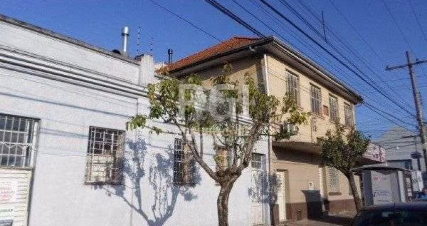 Prédio residencial e comercial, no bairro Navegantes em Porto Alegre