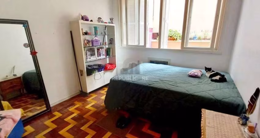 Apartamento 3 dormitórios à venda Centro Histórico Porto Alegre/RS