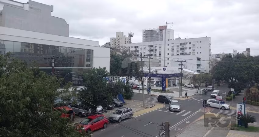 Apartamento 3 dormitórios à venda Auxiliadora Porto Alegre/RS