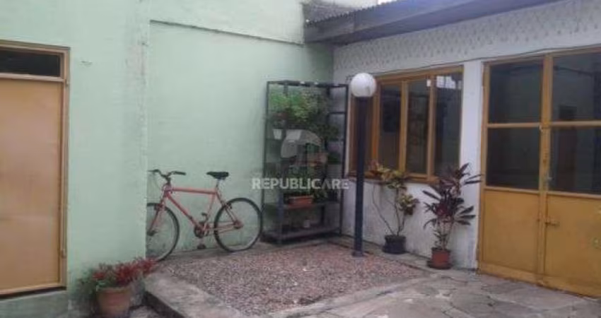 Casa para Venda - 243m², 4 dormitórios, 2 vagas - Santana