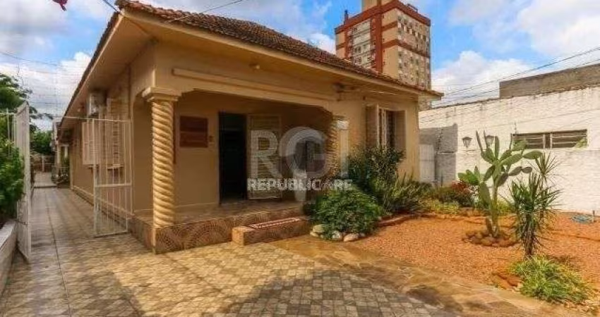 Casa para Venda - 160m², 3 dormitórios, 3 vagas - Partenon