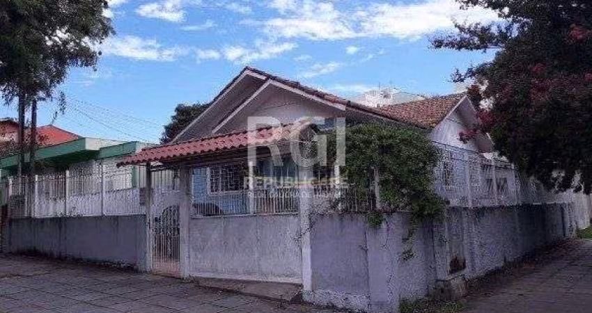 Casa para Venda - 90m², 4 dormitórios, 3 vagas - Cristal