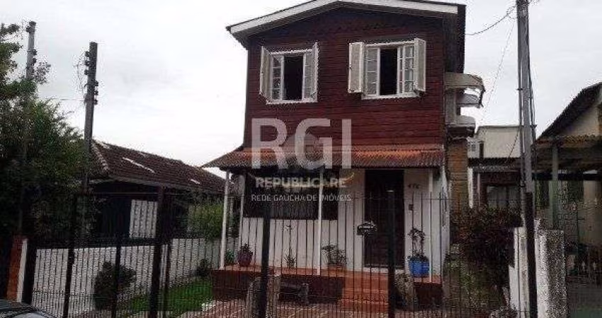 Sobrado para Venda - 280m², 4 dormitórios, 4 vagas - Cavalhada