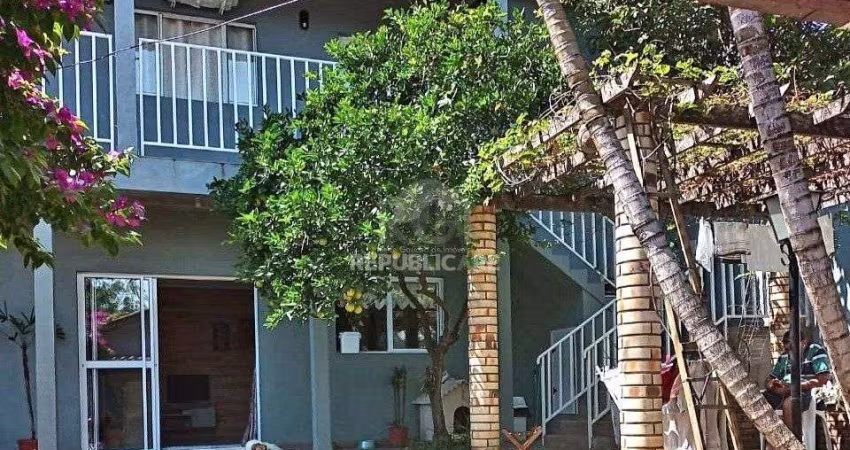 Casa para Venda - 300m², 5 dormitórios, sendo 2 suites, 4 vagas - Bela Vista