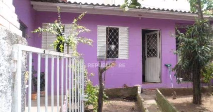 Casa para Venda - 150m², 3 dormitórios, 2 vagas - Chácara Das Pedras