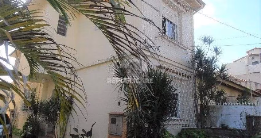 Casa para Venda - 159m², 3 dormitórios, 3 vagas - Menino Deus