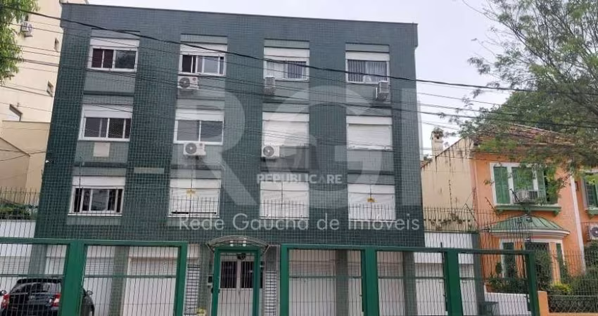 Apartamento com 3 quartos, 2 banheiros, desocupado e 1 vaga!