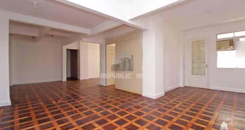 Apartamento à venda no centro histórico com 81 m² e 3 dormitórios/quartos disponíveis