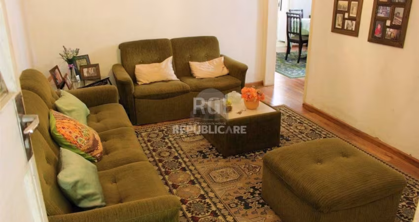 Casa para Venda - 208m², 3 dormitórios, 1 vaga - Partenon