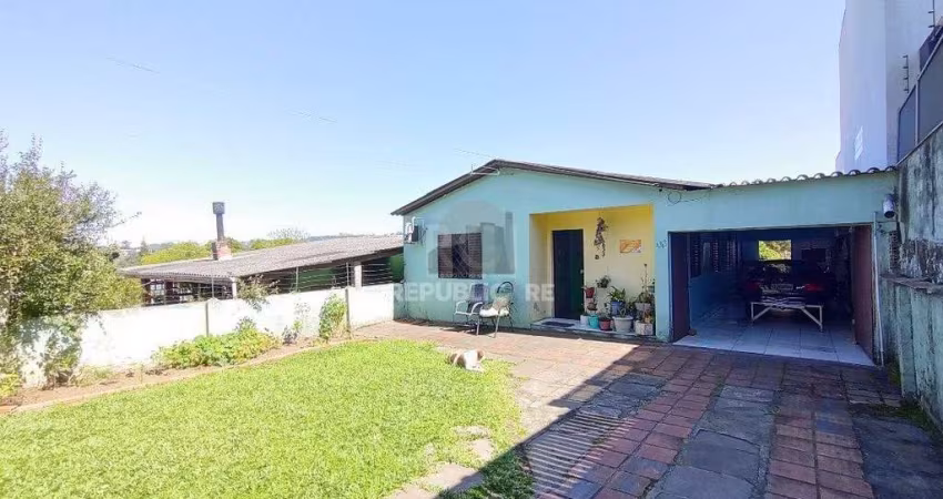 Casa para Venda - 100m², 3 dormitórios, 2 vagas - Lomba do Pinheiro