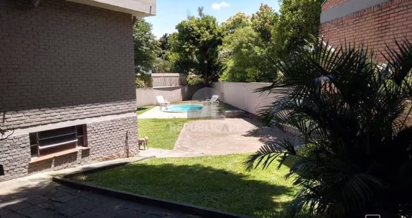 Casa para Venda - 300m², 5 dormitórios, sendo 1 suites, 1 vaga - Ipanema