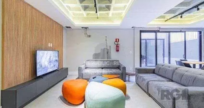Apartamento de 01 dormitório com estacionamento rotativo, no bairro cidade baixa