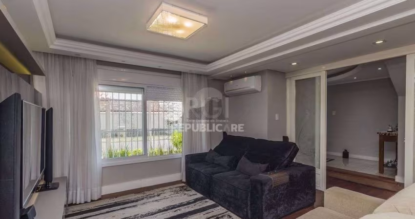 Casa à venda - 230m², 4 quartos, sendo 2 suítes, churrasqueira,  piscina e 03 va