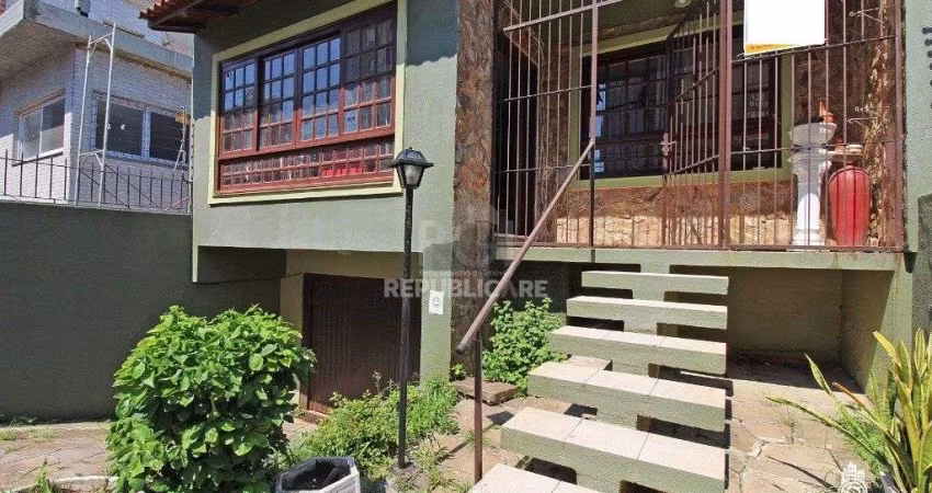 Casa para Venda - 202m², 4 dormitórios, sendo 1 suites, 3 vagas - Petrópolis
