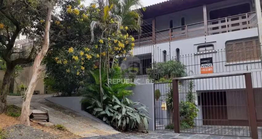 Casa para venda - 204.81m², 4 dormitórios, sendo 1 suites, 2 vagas - cristal