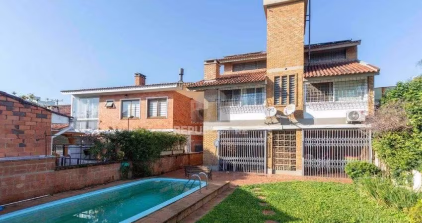 Casa para Venda - 349m², 4 dormitórios, sendo 1 suites, 3 vagas - Tristeza