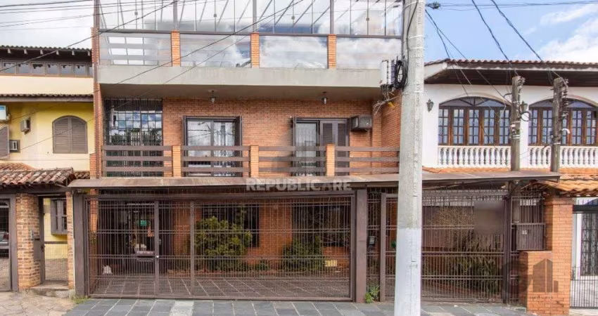 Casa para Venda - 500m², 4 dormitórios, sendo 1 suites, 4 vagas - Coronel Aparíc