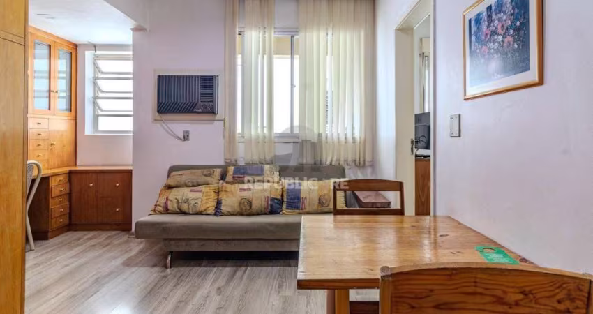 APARTAMENTO DE 50m², MOBILIADO, 1 DORMITÓRIO , 1 VAGA - CENTRO HISTÓRICO