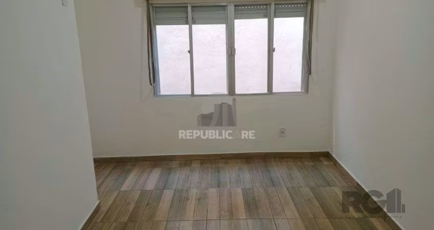 Apartamento no Petrópolis de 1 dormitório desocupado