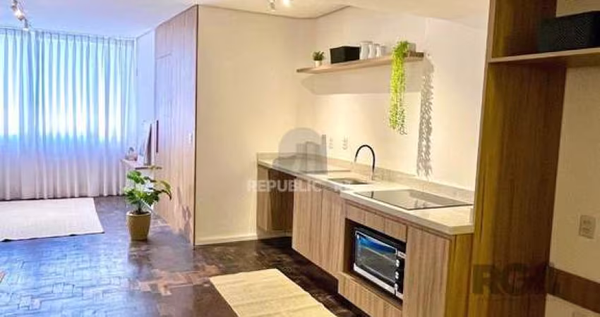 Loft Moderno e Amplo - Localização Privilegiada no Centro de Porto Alegre por R$