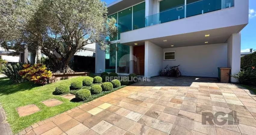 SOBRADO BEIRA LAGO À VENDA NO CONDOMÍNIO MALIBU