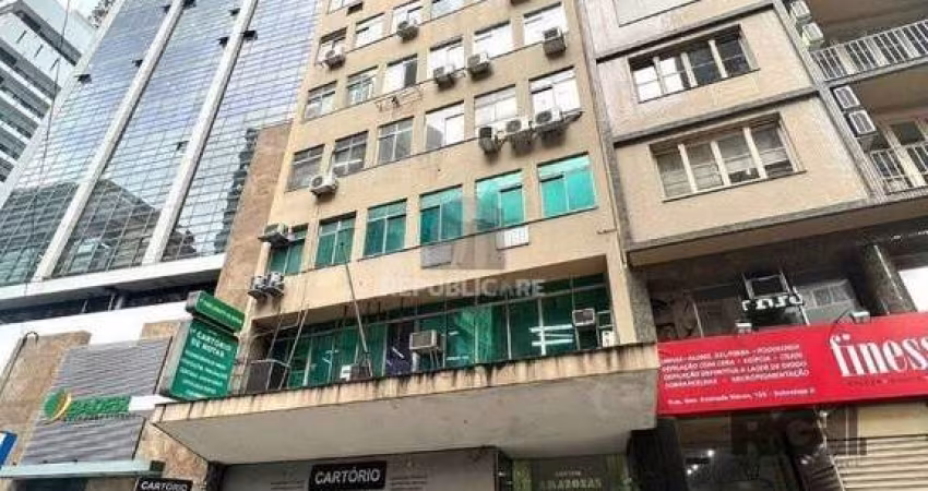 Apartamento JK no Centro desocupado