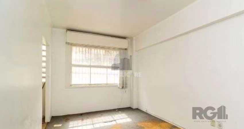 Apartamento de 1 dormitório, Centro Histórico desocupado
