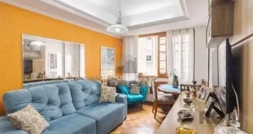 Apartamento à venda no centro histórico com 65m² e 2 dormitórios/quartos disponíveis.