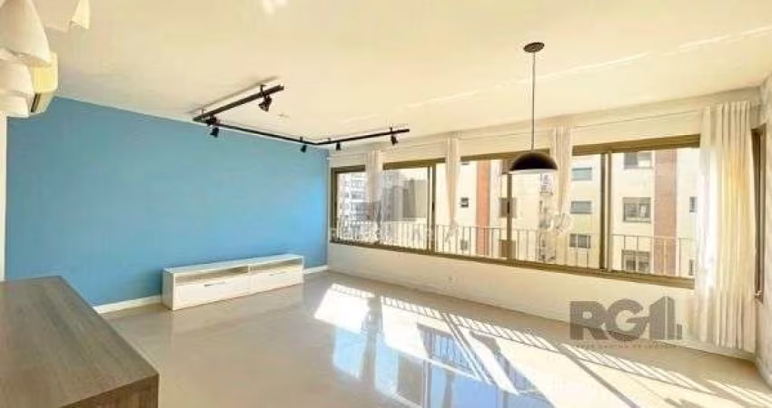 Apartamento em Porto Alegre, no bairro Cavalhada, com 3 dormitório(s), e 3 banhe